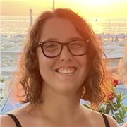 Studentessa del quinto anno di liceo, fornisce ripetizioni di italiano a studenti delle sciole superiori e scuole medie